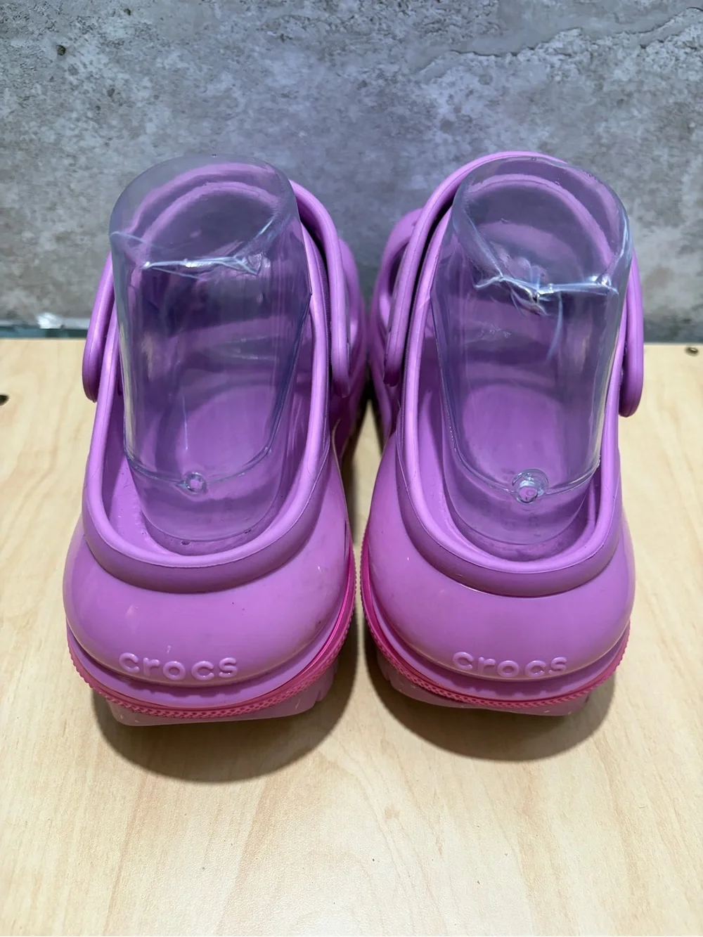 Crocs Women's Mega Crush Sandal size 7
